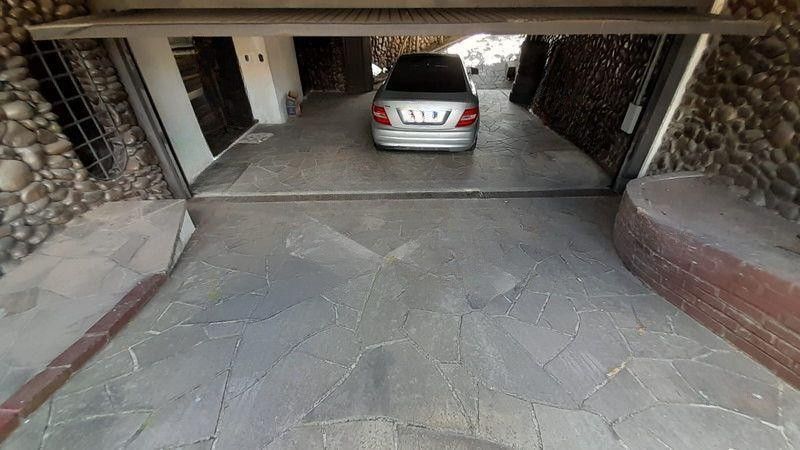 Casa com 4 quartos para aluguel, 580m² - Menino Deus - Porto Alegre: 