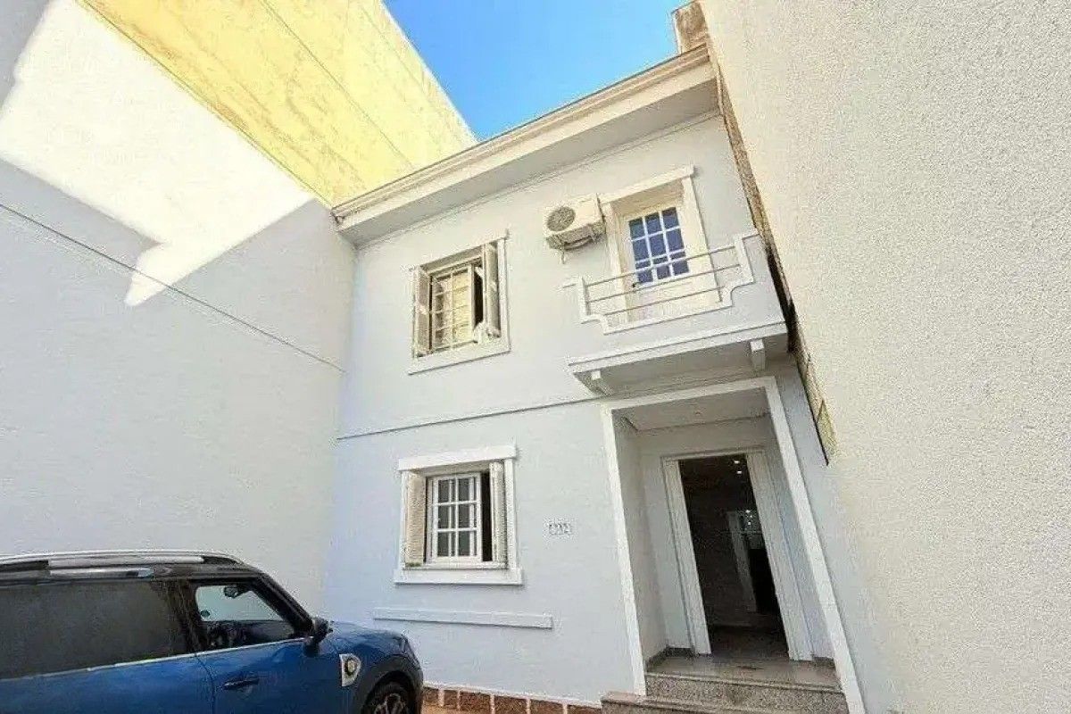 Casa com 5 quartos para aluguel, 231m² - Centro - Porto Alegre: 