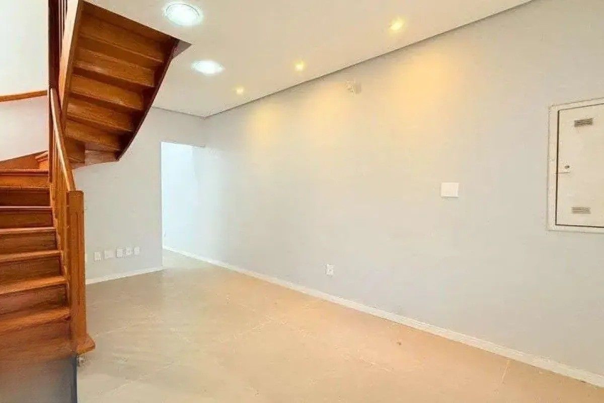 Casa com 5 quartos para aluguel, 231m² - Centro - Porto Alegre: 