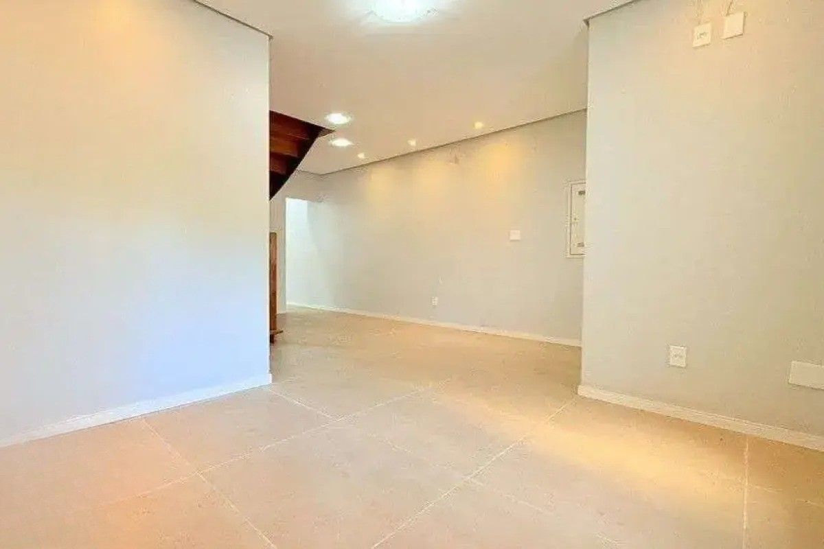 Casa com 5 quartos para aluguel, 231m² - Centro - Porto Alegre: 