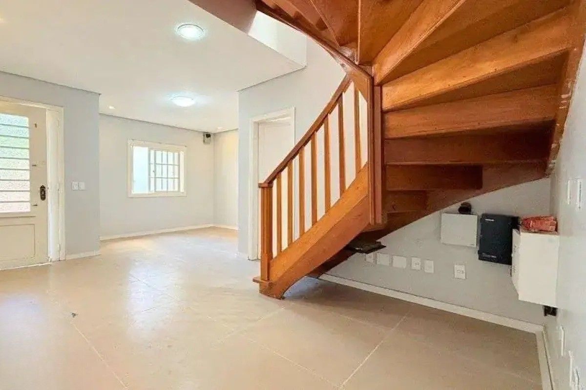 Casa com 5 quartos para aluguel, 231m² - Centro - Porto Alegre: 