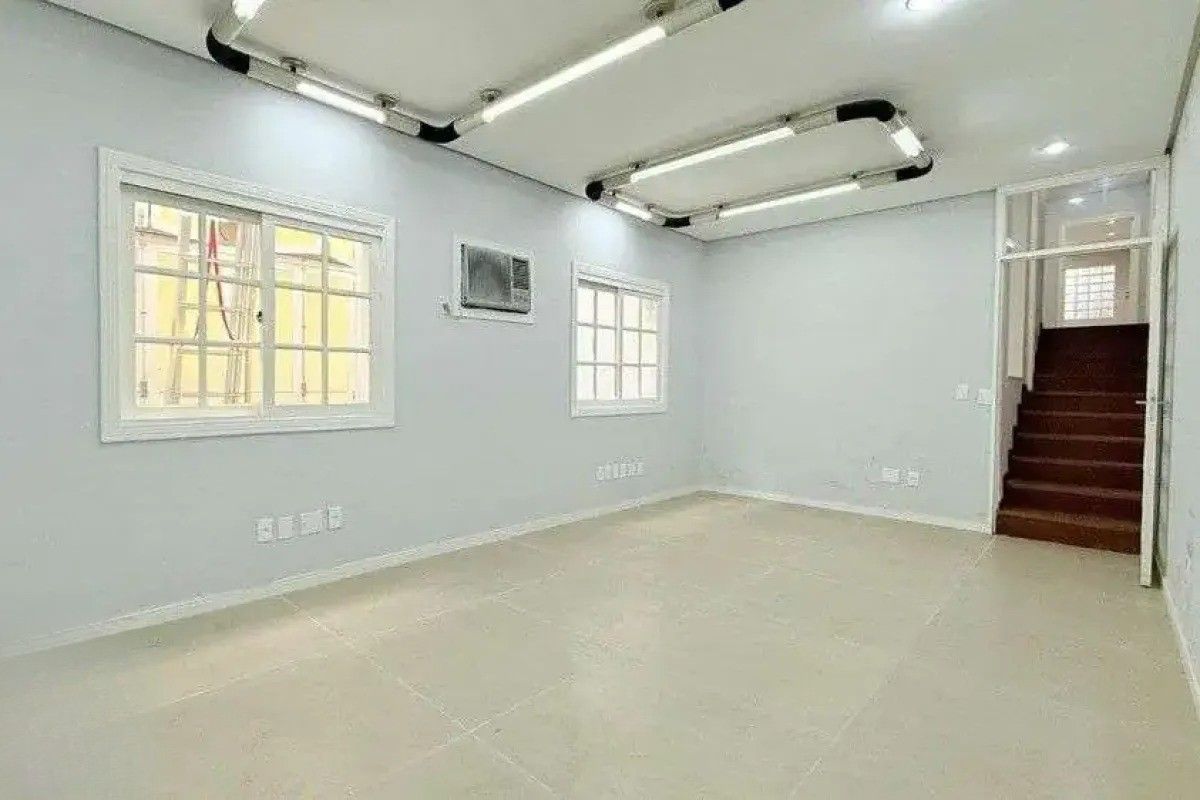 Casa com 5 quartos para aluguel, 231m² - Centro - Porto Alegre: 