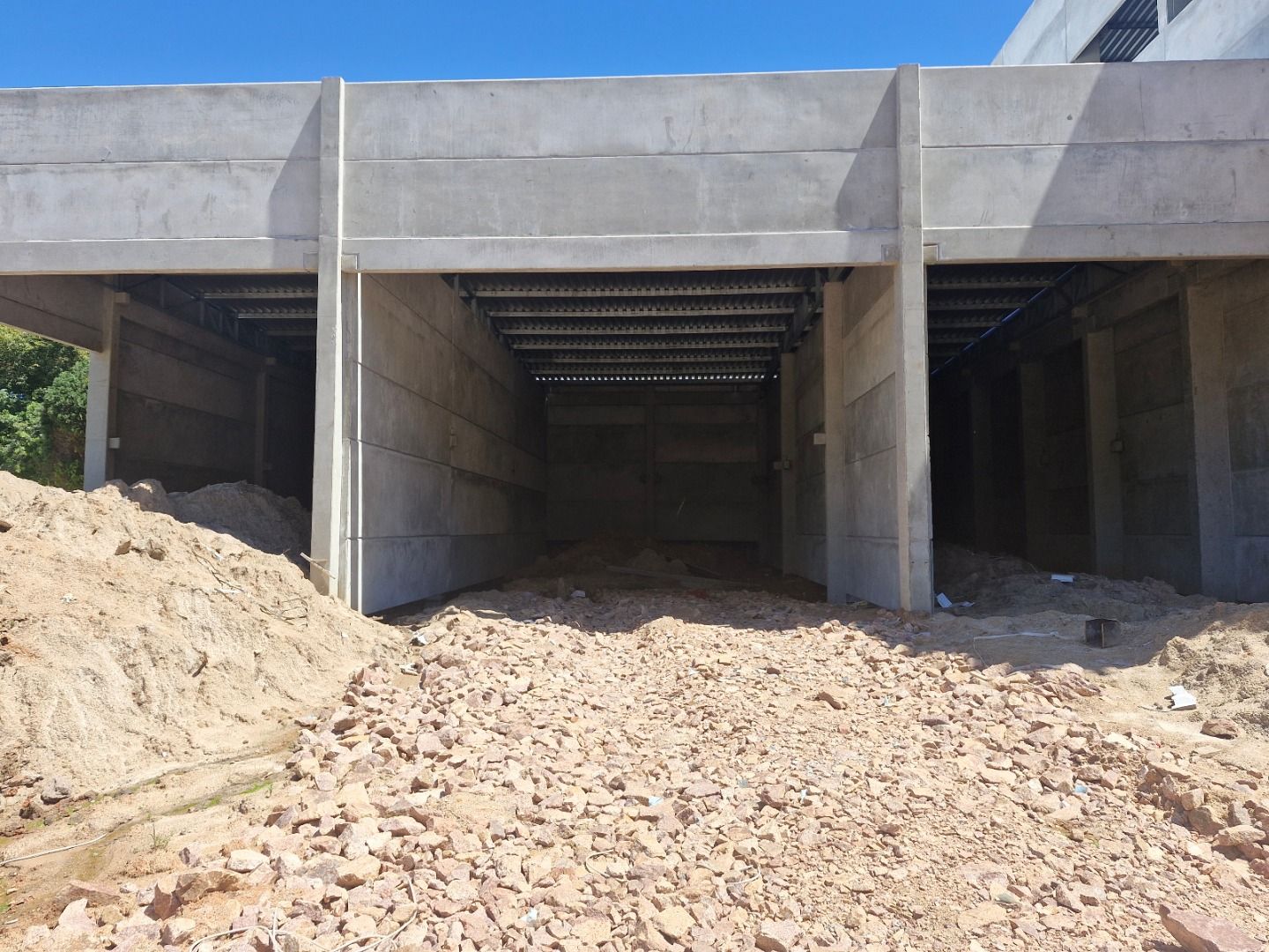 Loja com para aluguel, 93,73m² - Hípica - Porto Alegre: 