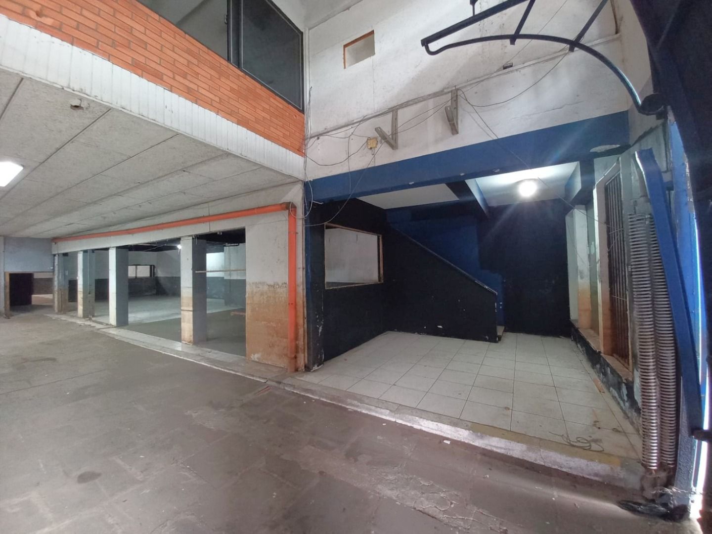 Loja com para aluguel, 550m² - Floresta - Porto Alegre: 