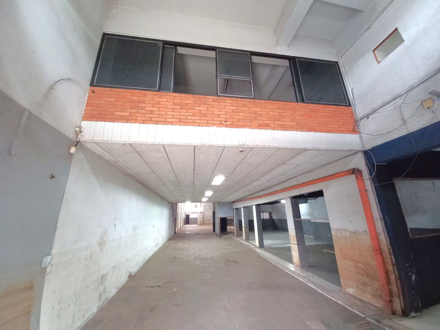 Loja com para aluguel, 550m² - Floresta - Porto Alegre: 