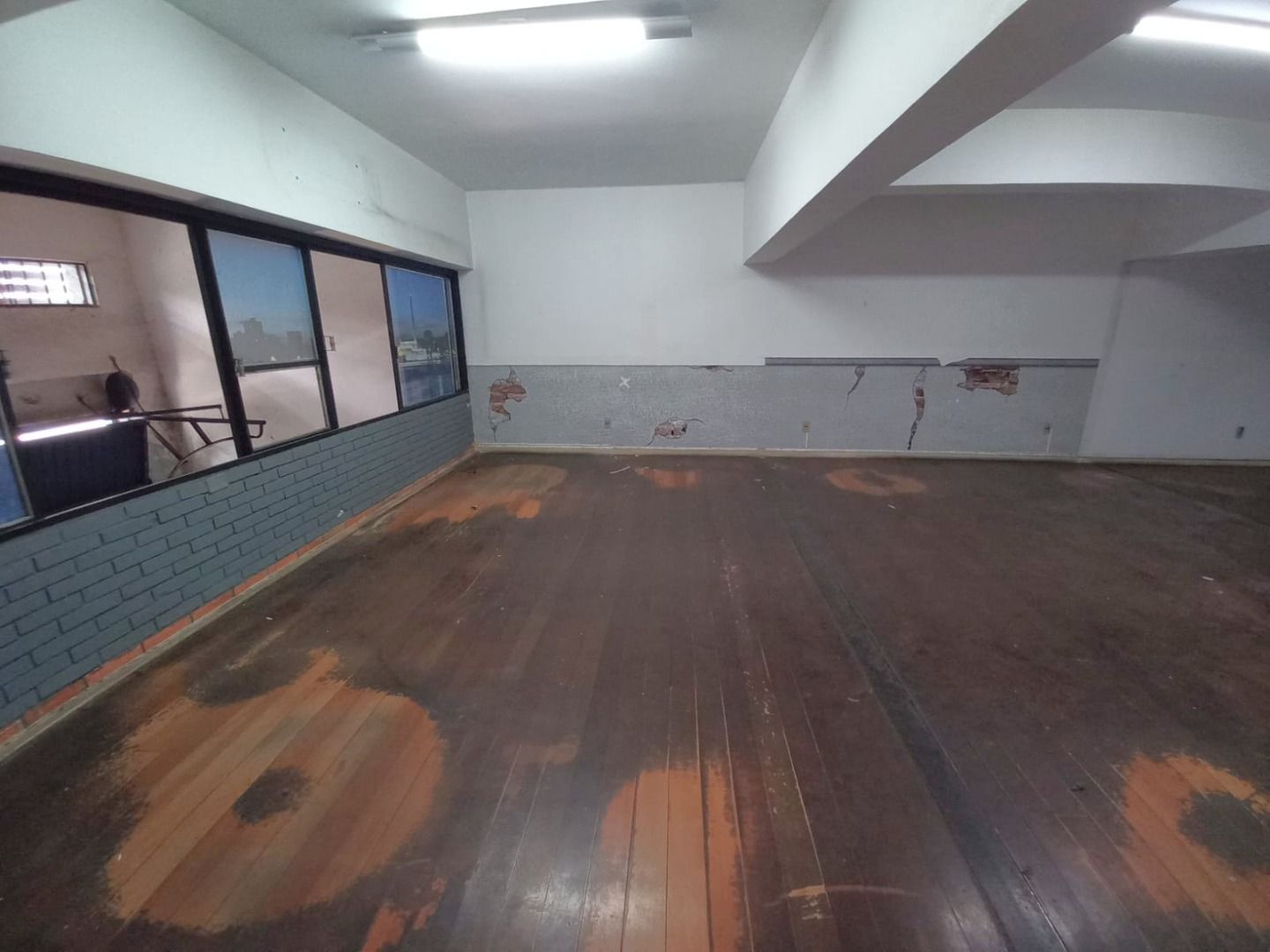 Loja com para aluguel, 550m² - Floresta - Porto Alegre: 
