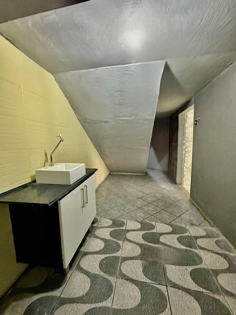 Loja com para aluguel, 150m² - Vila Jardim - Porto Alegre: 