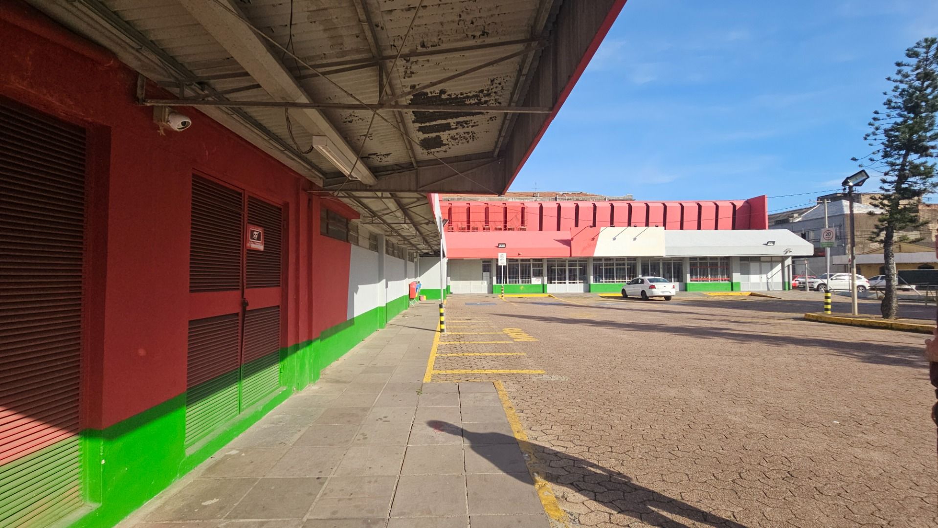 Loja com para aluguel, 5.761m² - Centro - Canoas: 