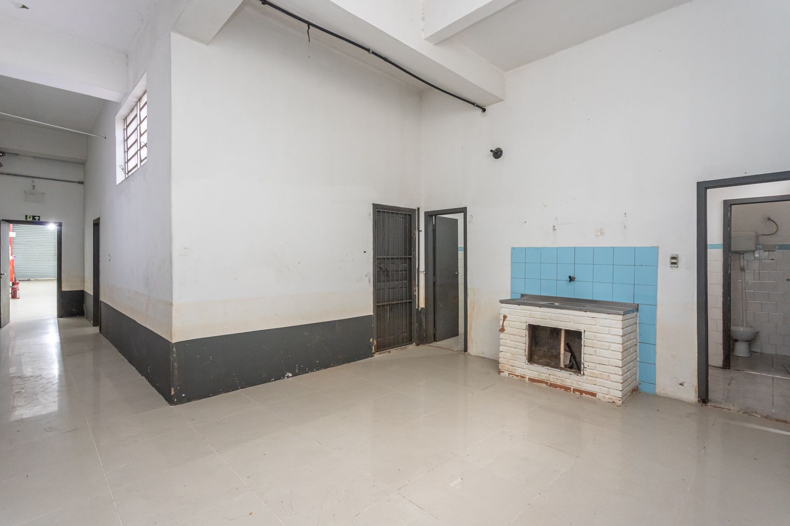 Loja com para aluguel, 260m² - Navegantes - Porto Alegre: 