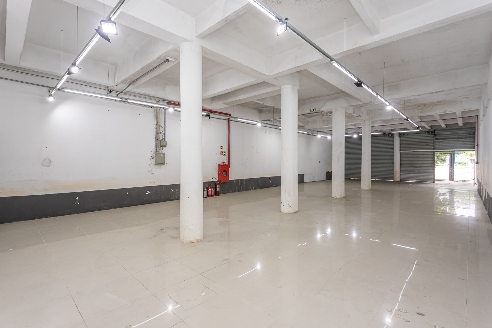 Loja com para aluguel, 260m² - Navegantes - Porto Alegre: 