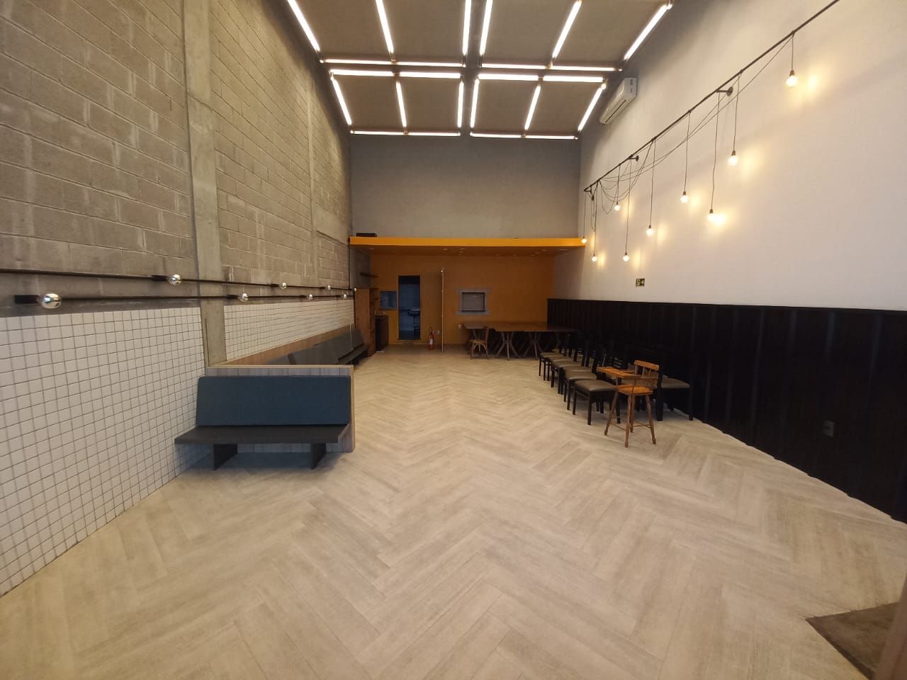 Loja com para aluguel, 118m² - Praia de Belas - Porto Alegre: 