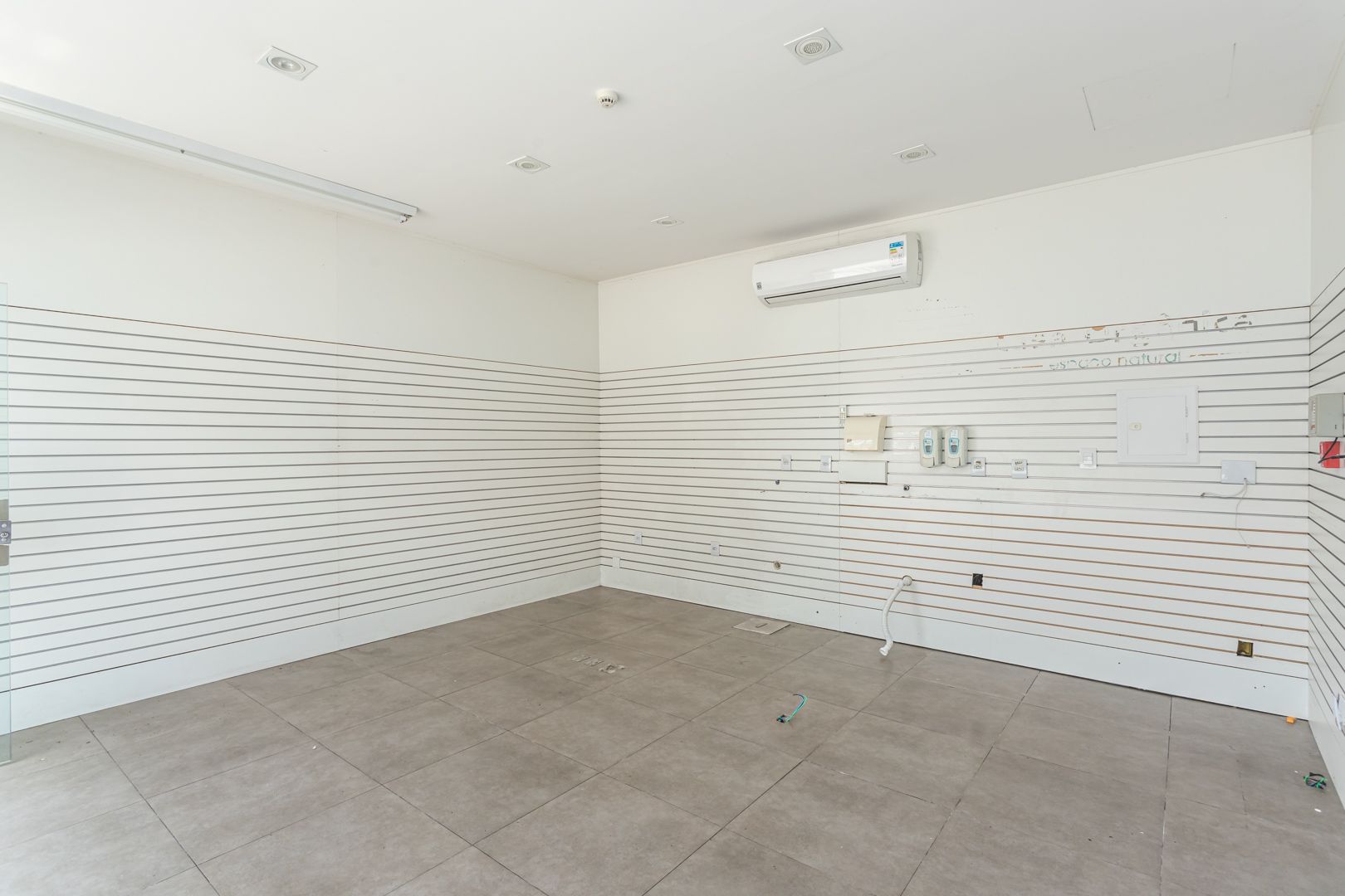 Loja com para aluguel, 29m² - Praia de Belas - Porto Alegre: 