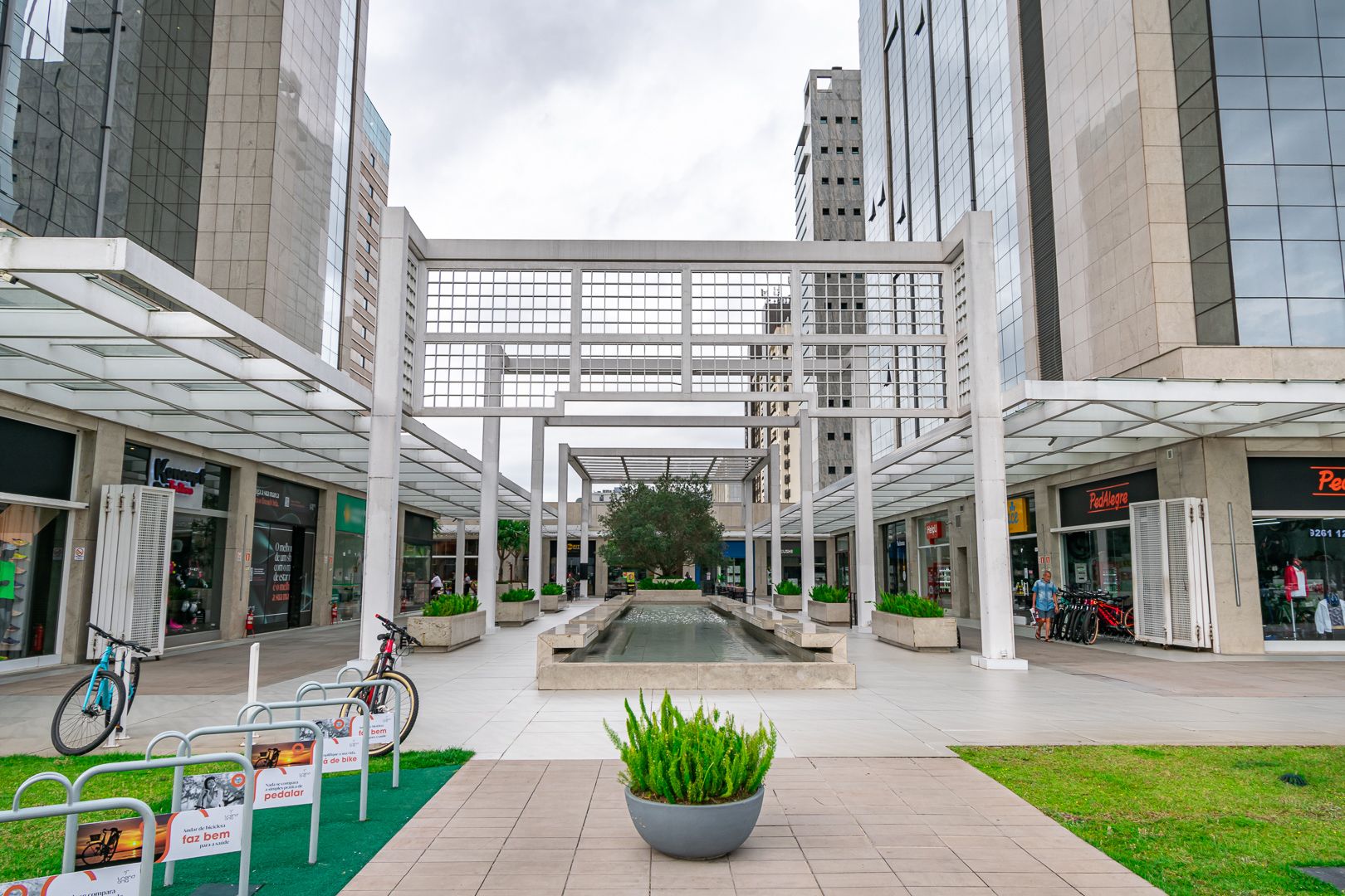 Loja com para aluguel, 56m² - Praia de Belas - Porto Alegre: 