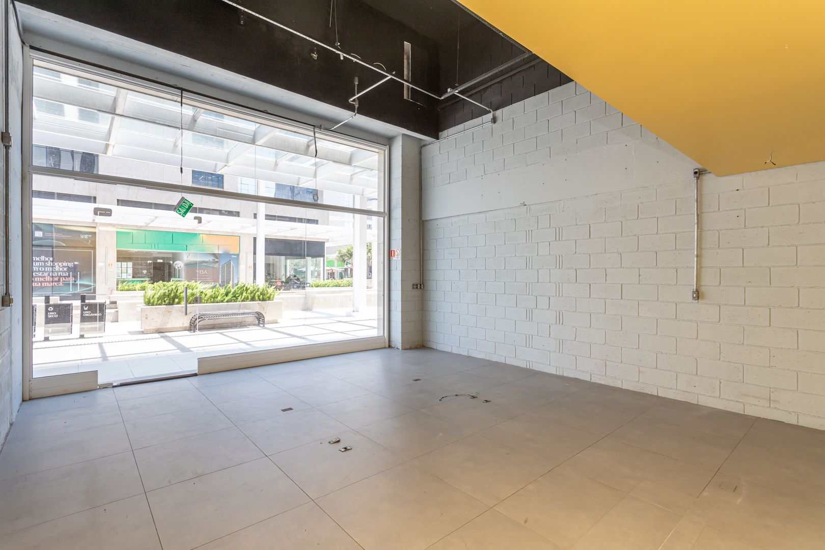 Loja com para aluguel, 52m² - Praia de Belas - Porto Alegre: 