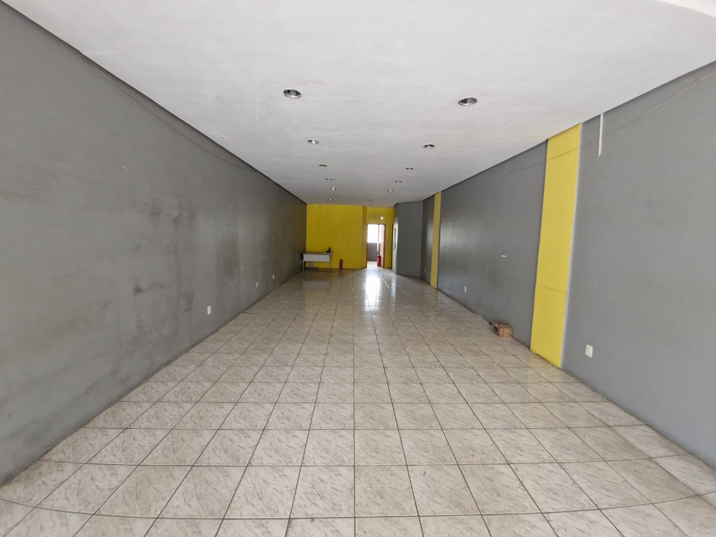 Loja com para aluguel, 153m² - Cavalhada - Porto Alegre: 