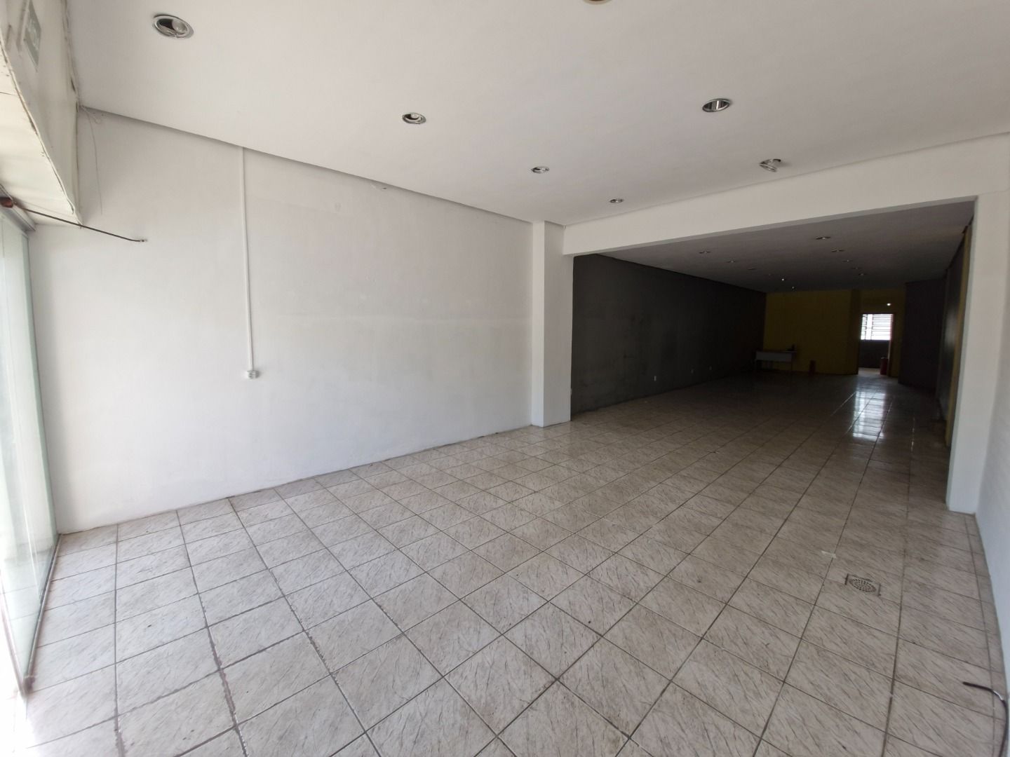 Loja com para aluguel, 153m² - Cavalhada - Porto Alegre: 