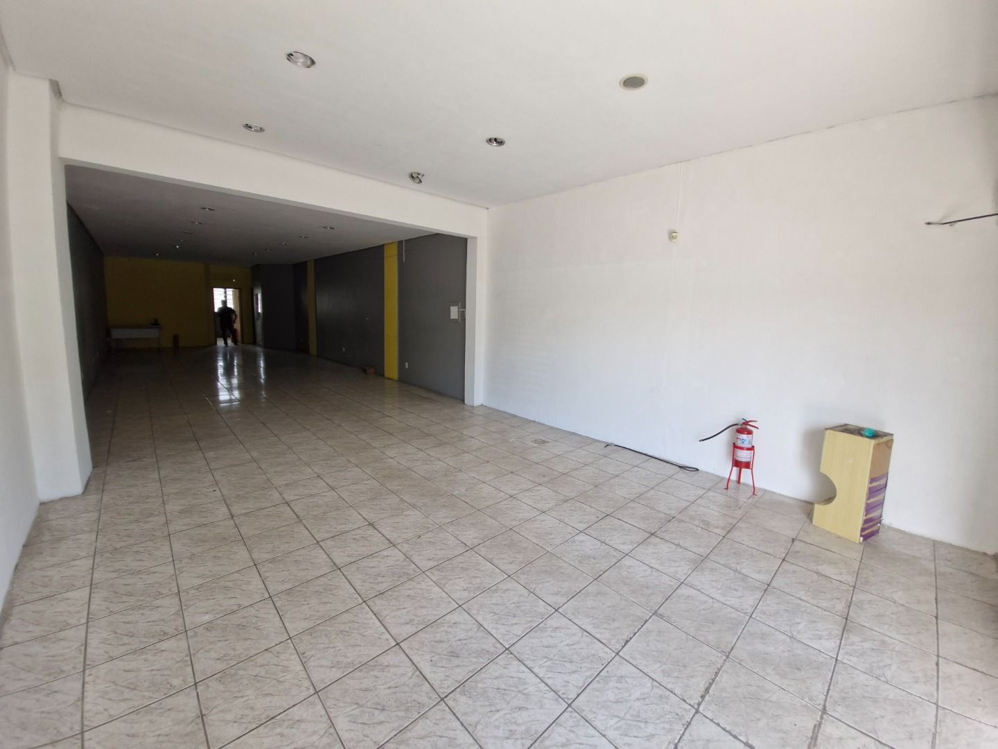 Loja com para aluguel, 153m² - Cavalhada - Porto Alegre: 