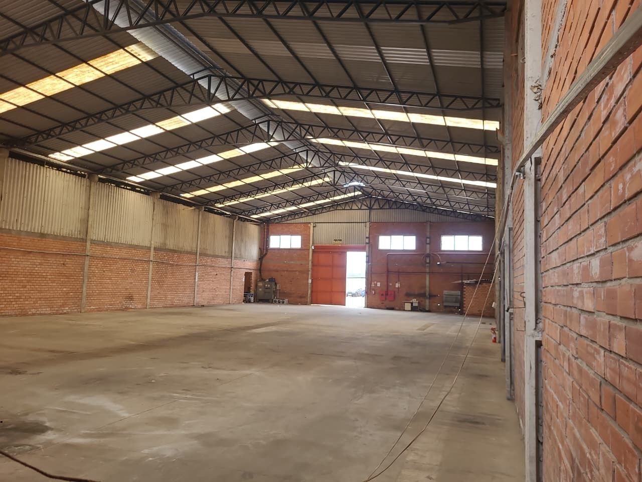 Pavilhão/Galpão/Depósito/Armazém com para aluguel, 800m² - Distrito Industrial - Cachoeirinha: 