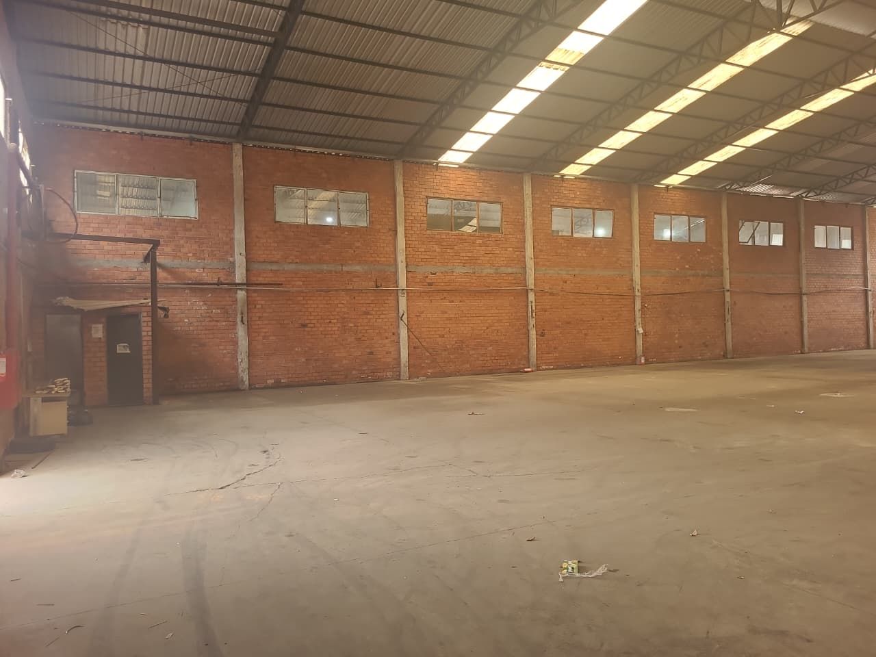 Pavilhão/Galpão/Depósito/Armazém com para aluguel, 800m² - Distrito Industrial - Cachoeirinha: 