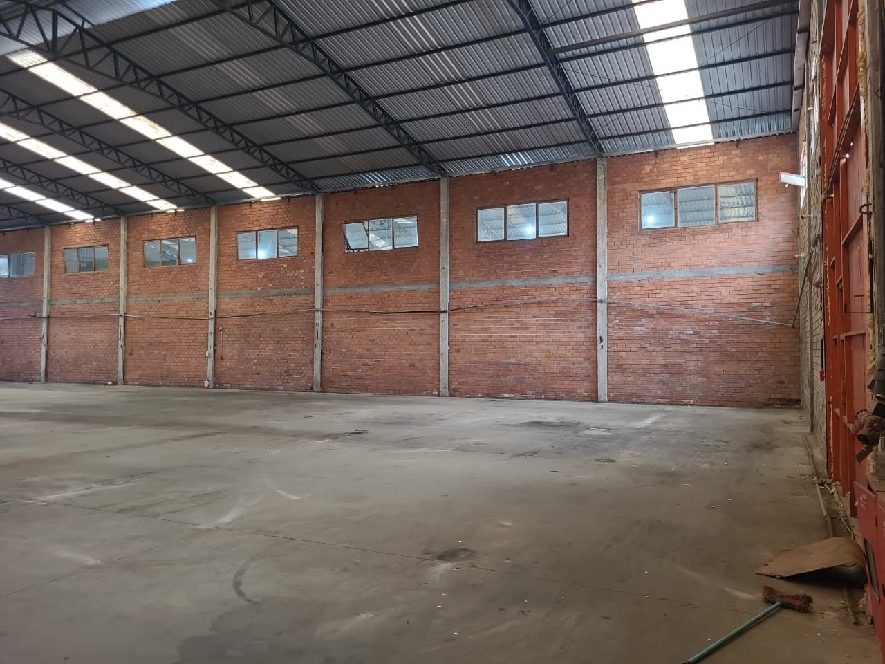Pavilhão/Galpão/Depósito/Armazém com para aluguel, 800m² - Distrito Industrial - Cachoeirinha: 