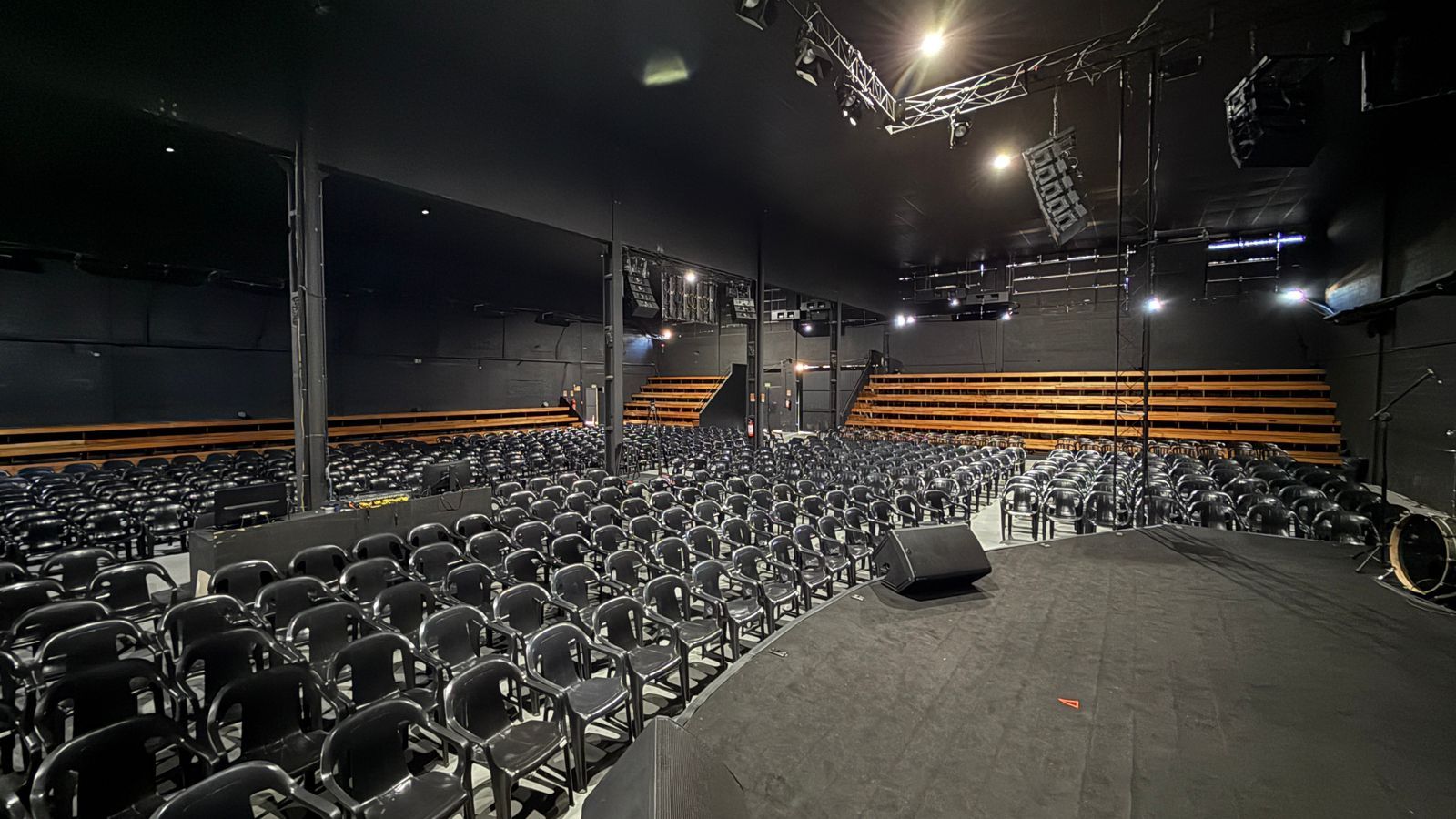 Pavilhão/Galpão/Depósito/Armazém com para aluguel, 4.000m² - São João - Porto Alegre: 