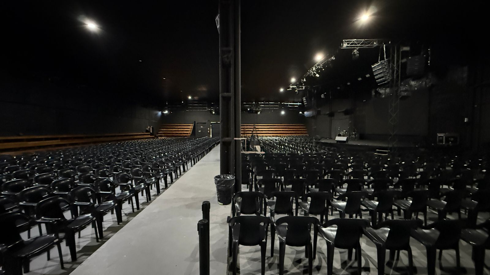 Pavilhão/Galpão/Depósito/Armazém com para aluguel, 4.000m² - São João - Porto Alegre: 