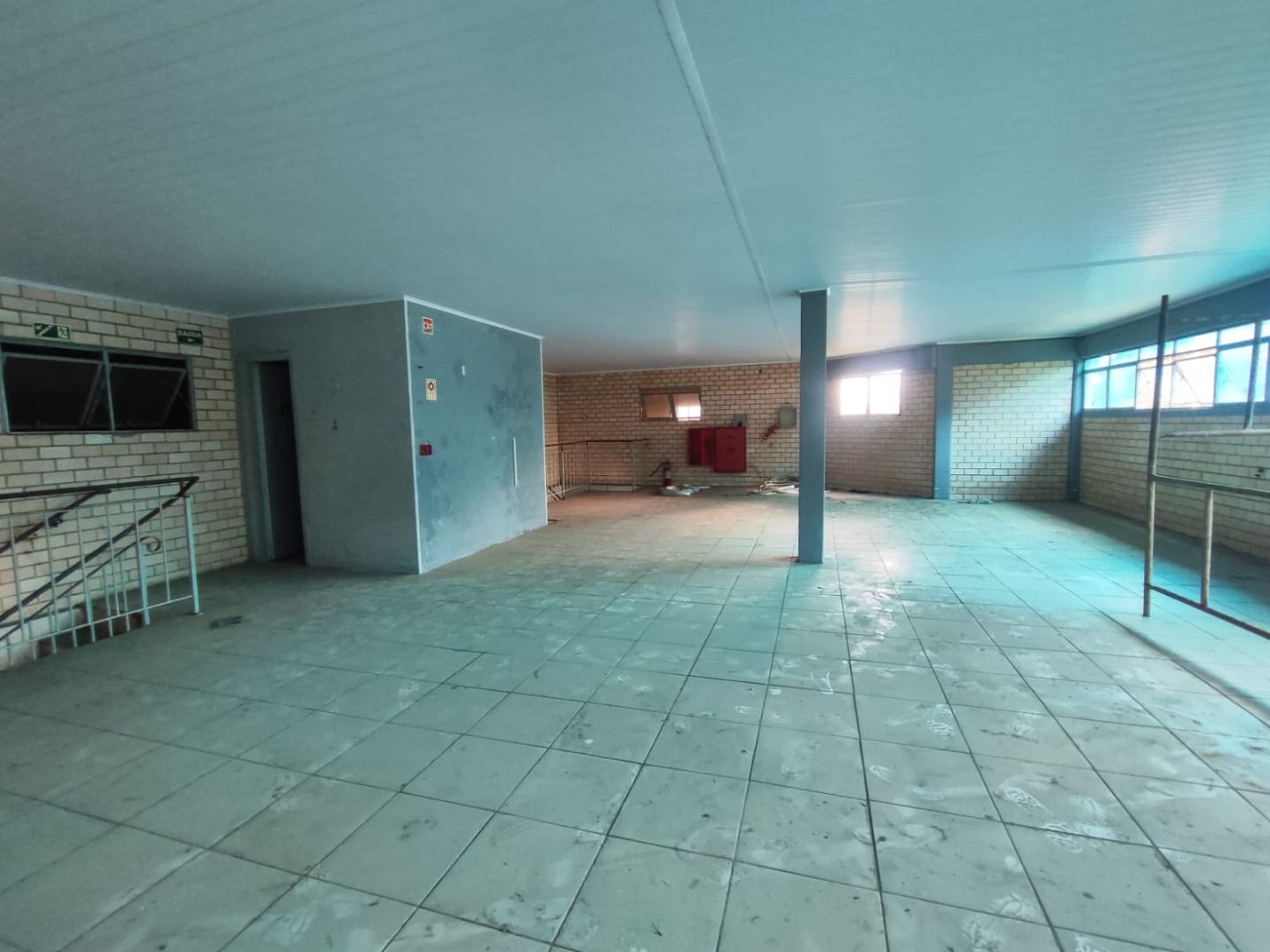 Pavilhão/Galpão/Depósito/Armazém com para aluguel, 1.200m² - Distrito Industrial - Cachoeirinha: 