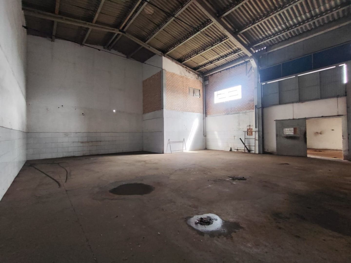 Pavilhão/Galpão/Depósito/Armazém com para aluguel, 1.200m² - Distrito Industrial - Cachoeirinha: 