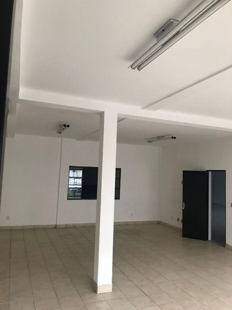 Pavilhão/Galpão/Depósito/Armazém com para aluguel, 744,85m² - São João - Porto Alegre: 