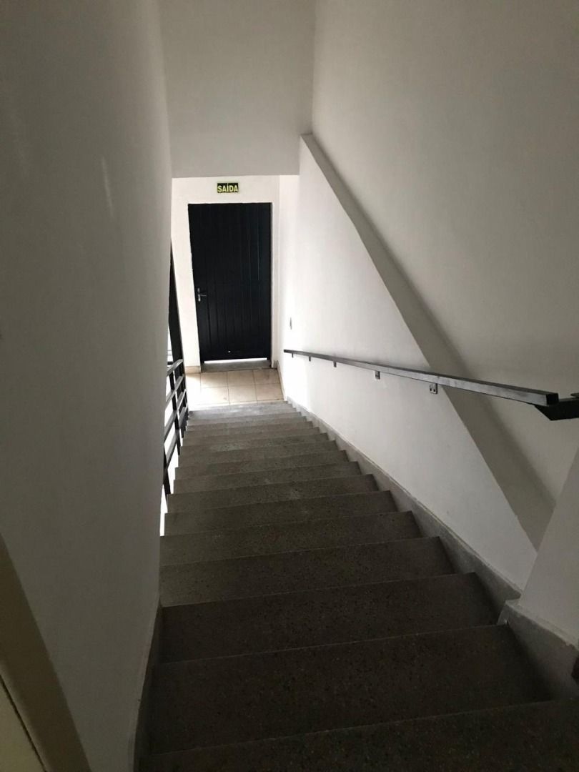 Pavilhão/Galpão/Depósito/Armazém com para aluguel, 744,85m² - São João - Porto Alegre: 