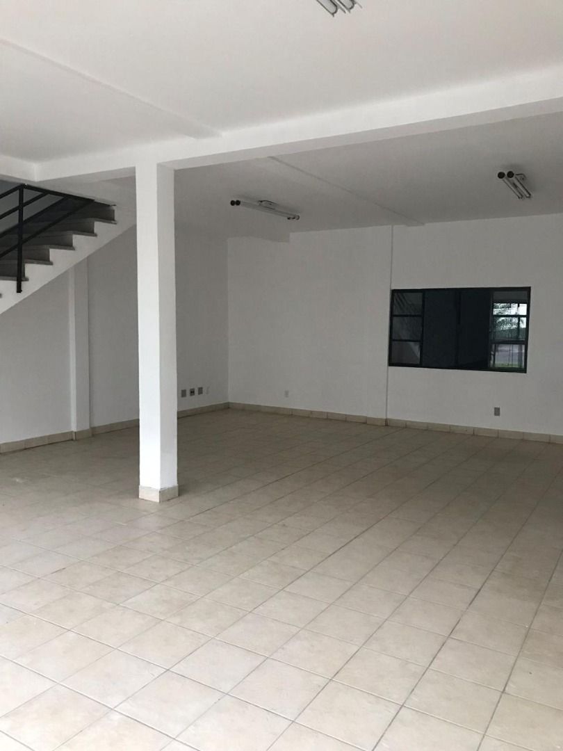 Pavilhão/Galpão/Depósito/Armazém com para aluguel, 744,85m² - São João - Porto Alegre: 