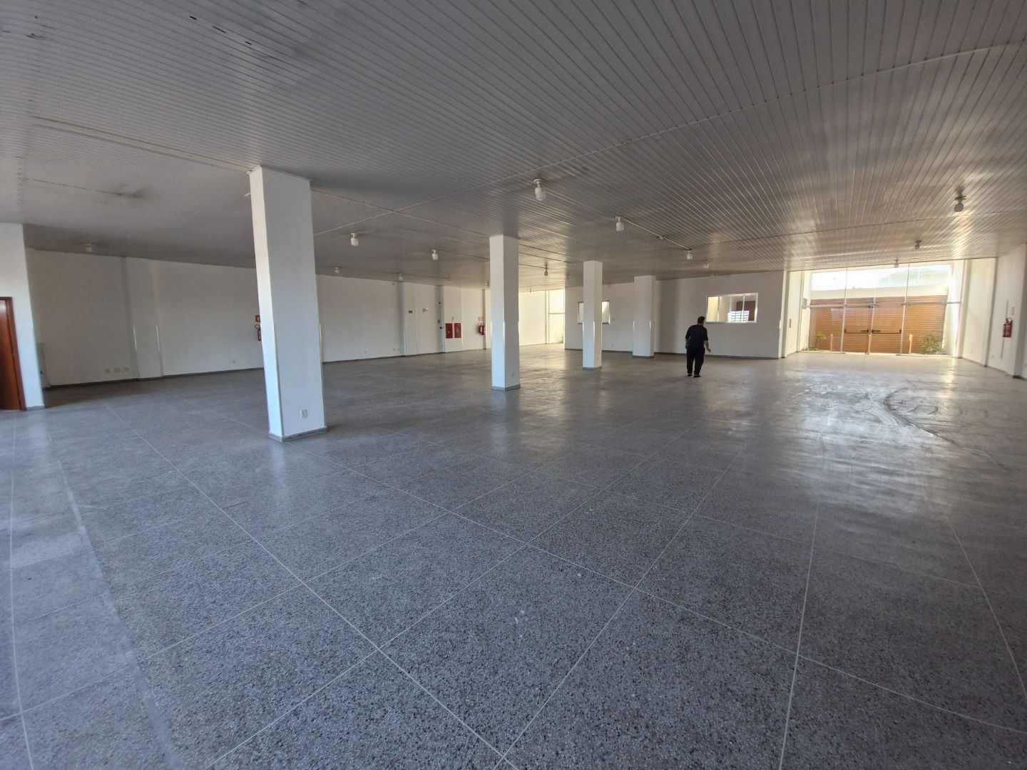 Prédio com para aluguel, 1.500m² - Parque Florido - Gravataí: 