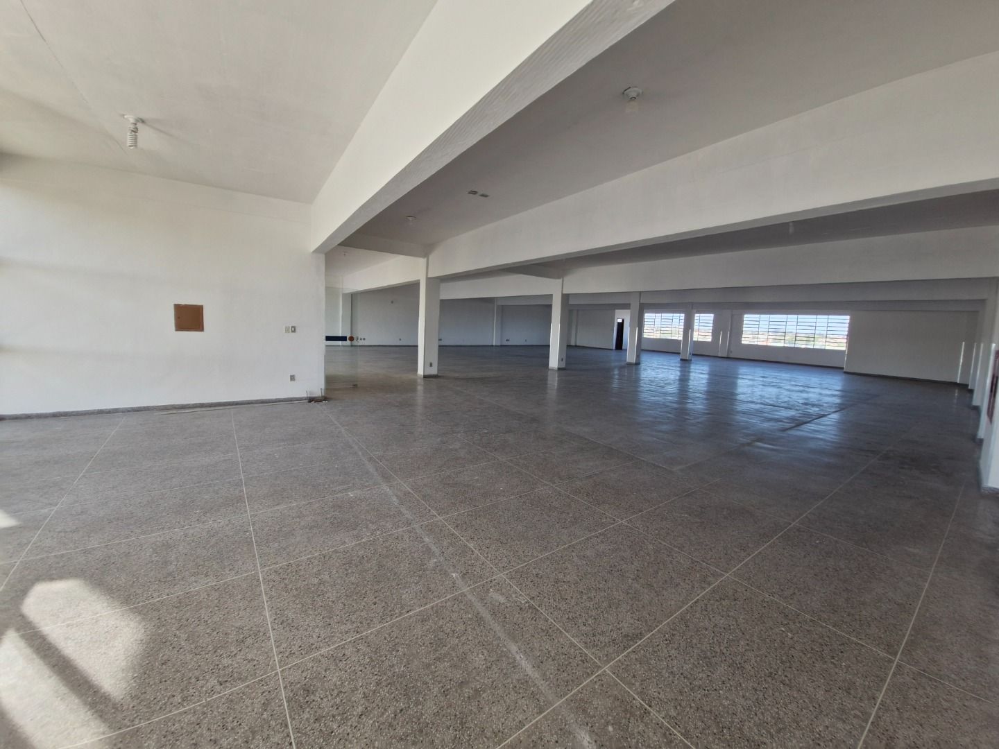 Sala/Conjunto Comercial com para aluguel, 600m² - Parque Florido - Gravataí: 