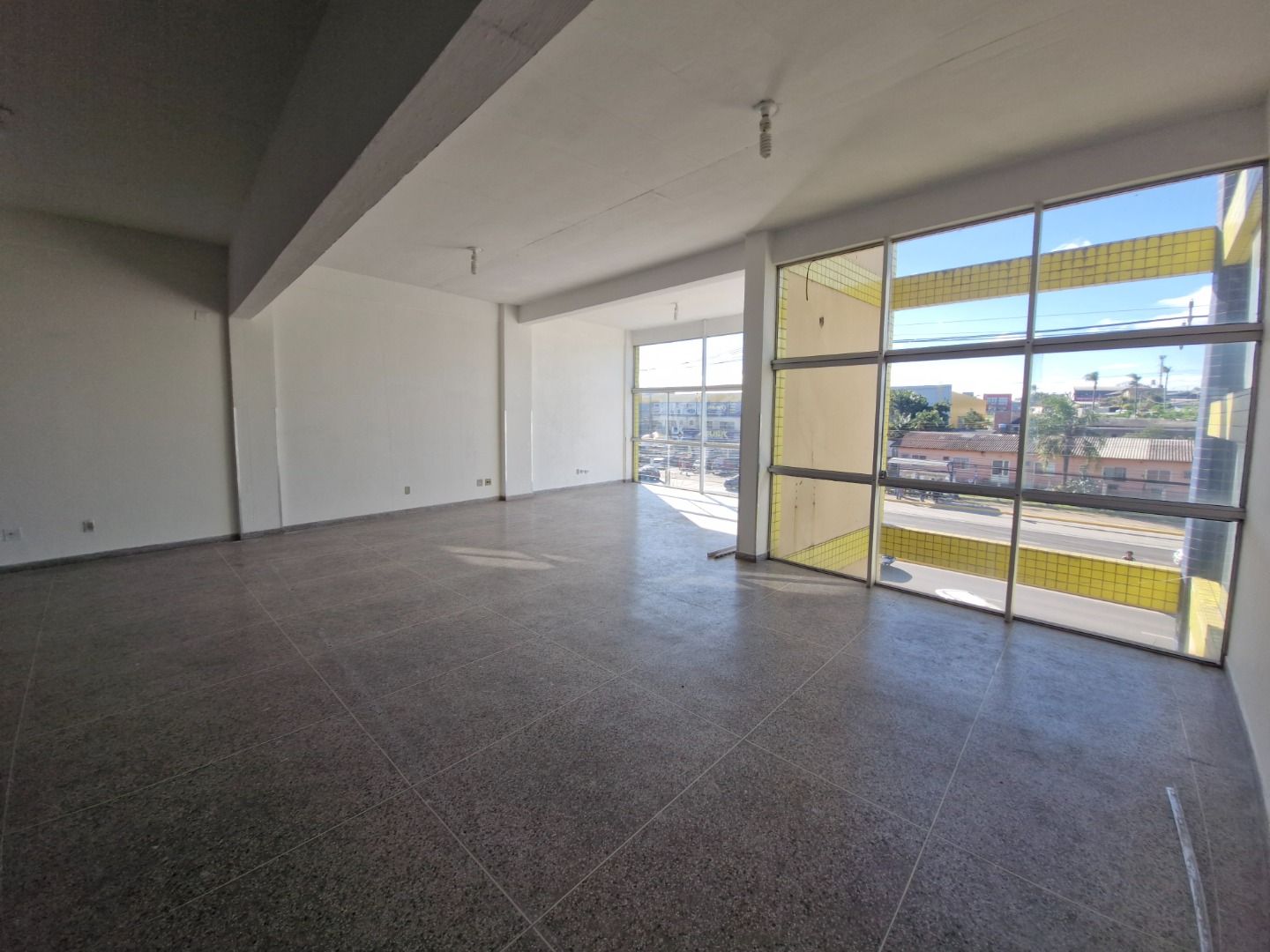 Sala/Conjunto Comercial com para aluguel, 600m² - Parque Florido - Gravataí: 