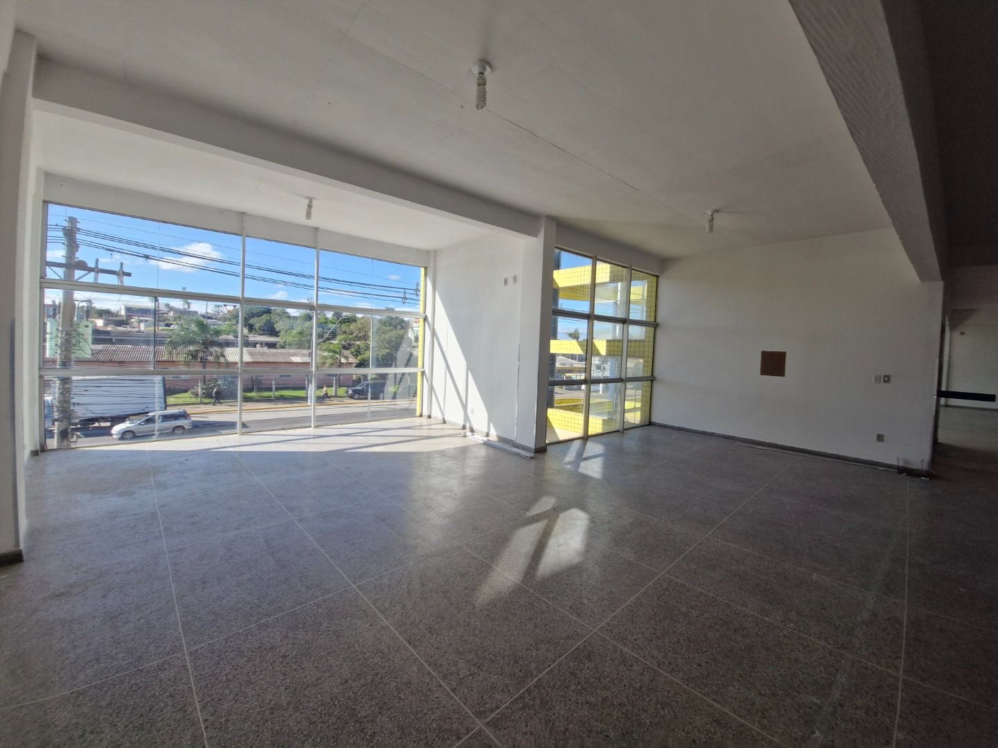 Sala/Conjunto Comercial com para aluguel, 600m² - Parque Florido - Gravataí: 