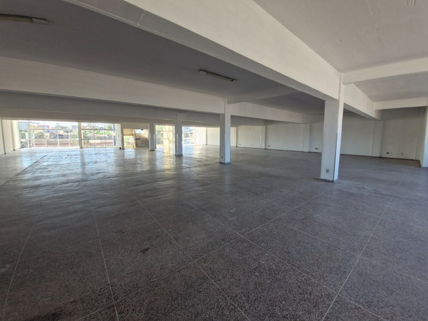 Sala/Conjunto Comercial com para aluguel, 600m² - Parque Florido - Gravataí: 