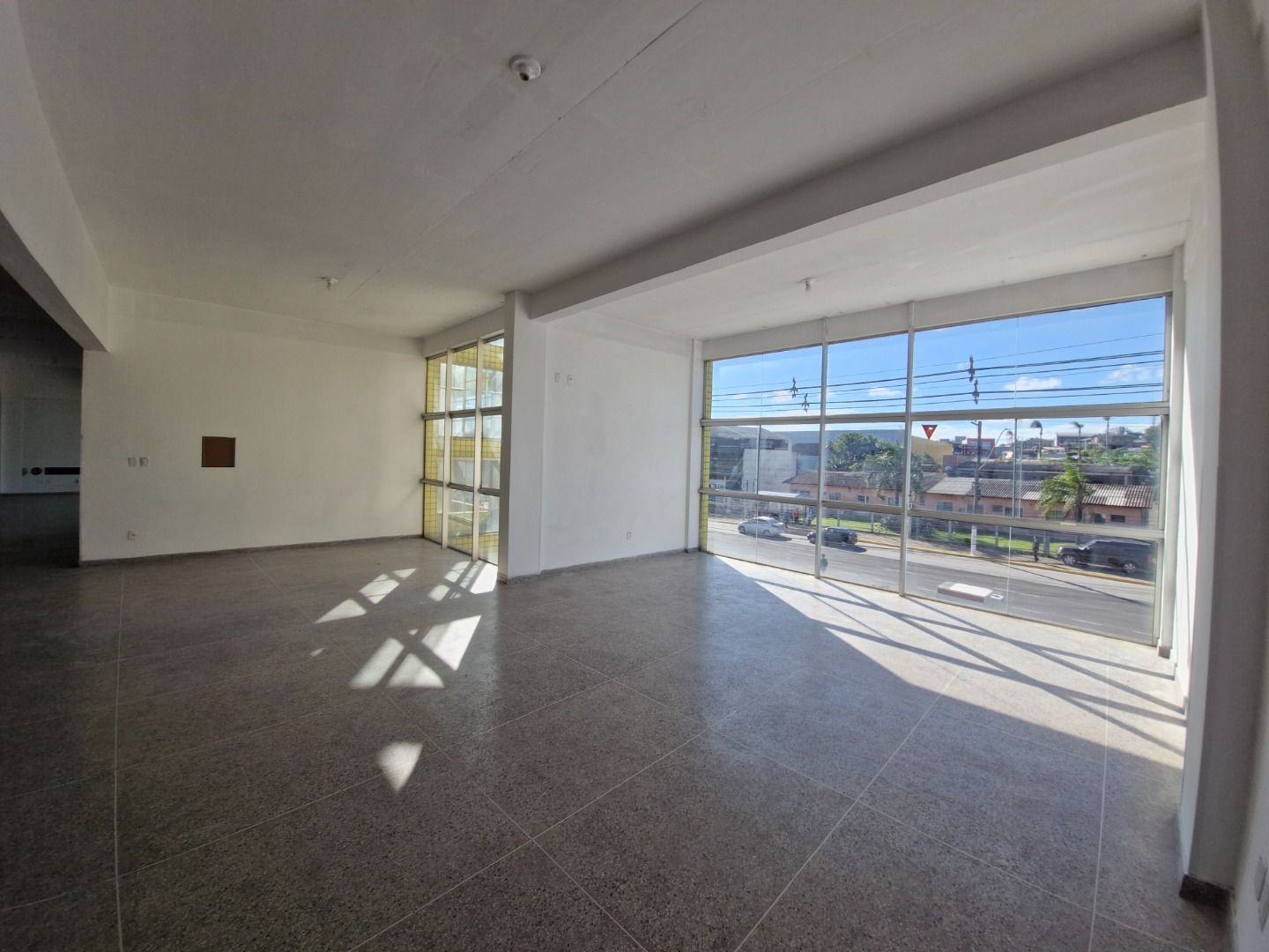 Sala/Conjunto Comercial com para aluguel, 600m² - Parque Florido - Gravataí: 