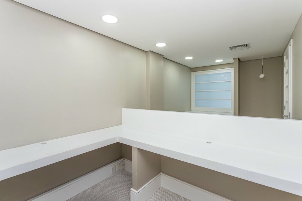 Sala/Conjunto Comercial com para aluguel, 82,62m² - Moinhos de Vento - Porto Alegre: 