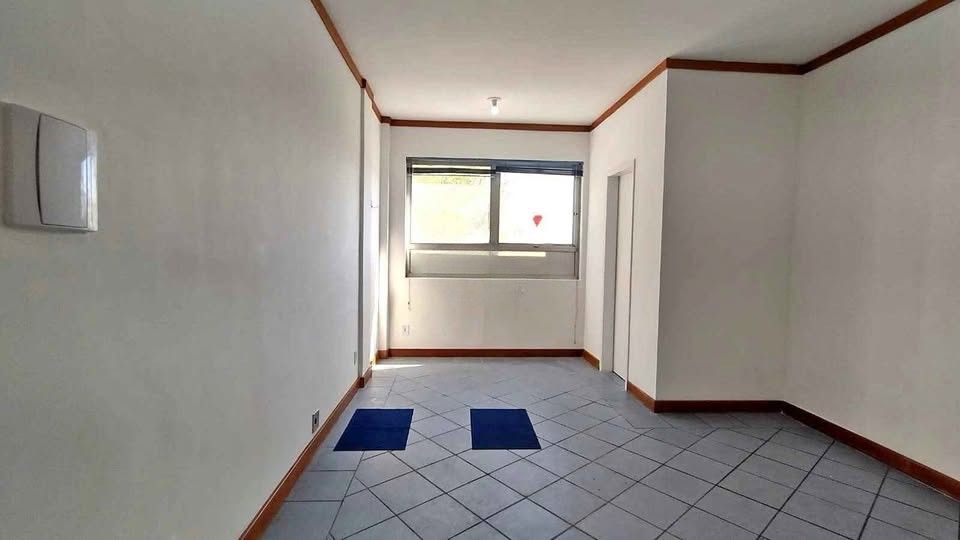 Sala/Conjunto Comercial com para aluguel, 20m² - Passo Da Areia - Porto Alegre: 
