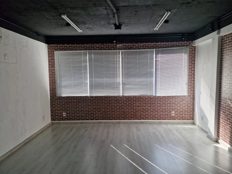 Sala/Conjunto Comercial com para aluguel, 27m² - Rio Branco - Porto Alegre: 