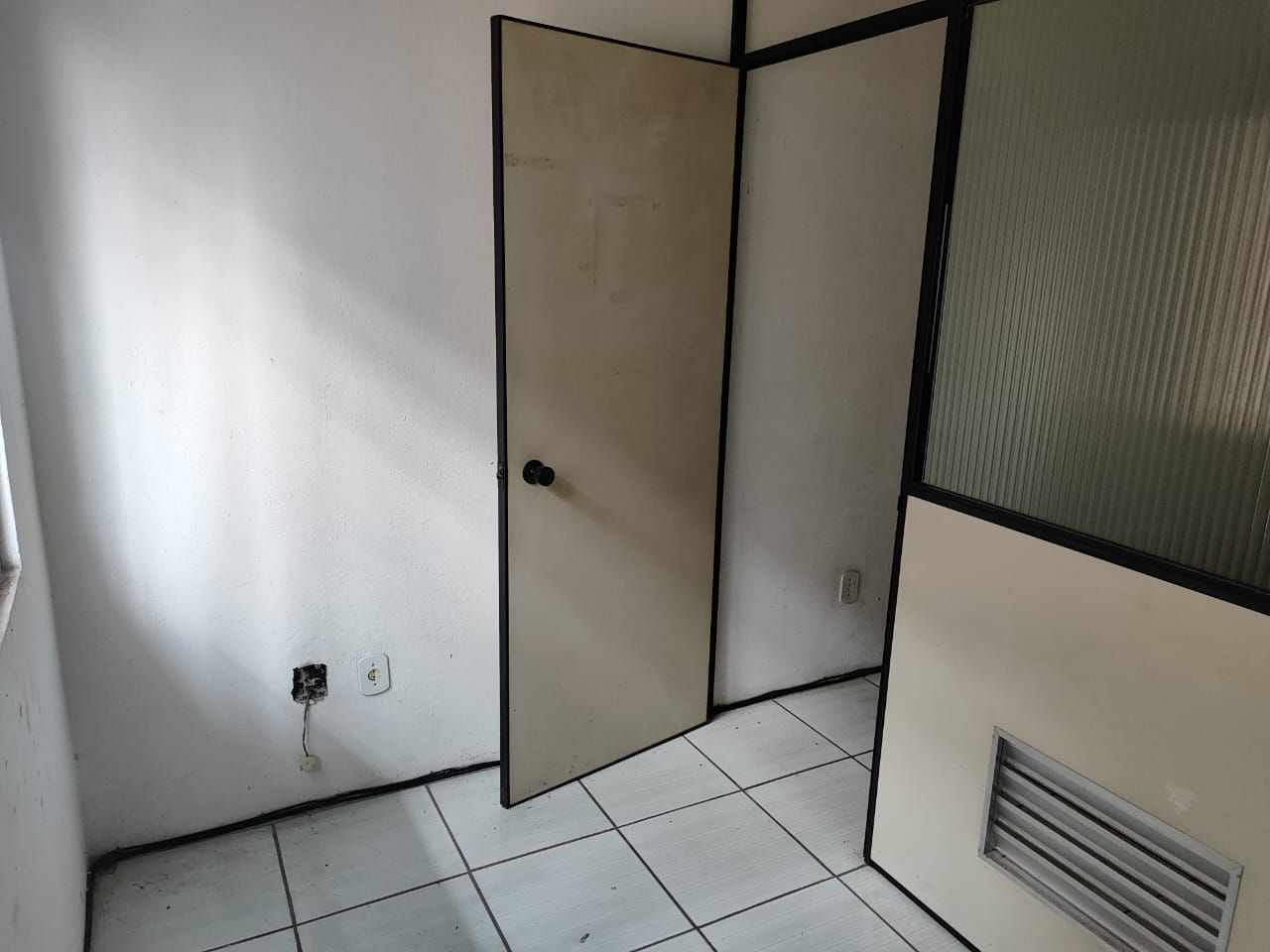 Sala/Conjunto Comercial com para aluguel, 17m² - Barnabé - Gravataí: 