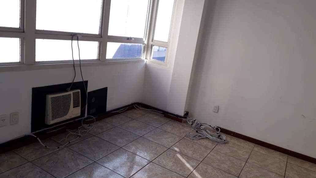 Sala/Conjunto Comercial com para aluguel, 135m² - Centro Histórico - Porto Alegre: 