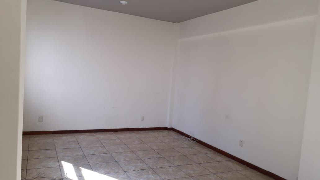 Sala/Conjunto Comercial com para aluguel, 135m² - Centro Histórico - Porto Alegre: 