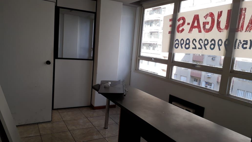 Sala/Conjunto Comercial com para aluguel, 135m² - Centro Histórico - Porto Alegre: 