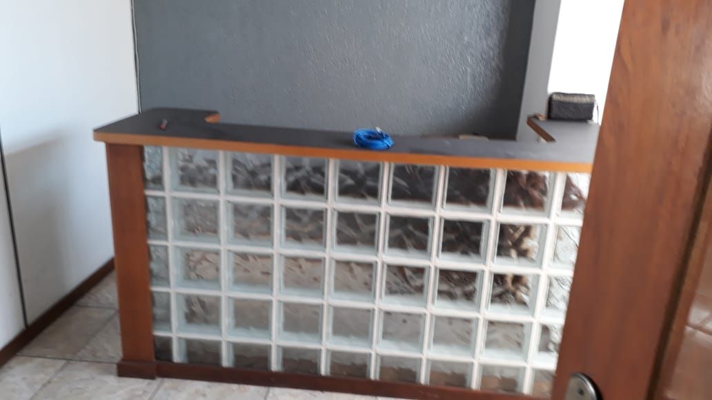 Sala/Conjunto Comercial com para aluguel, 135m² - Centro Histórico - Porto Alegre: 