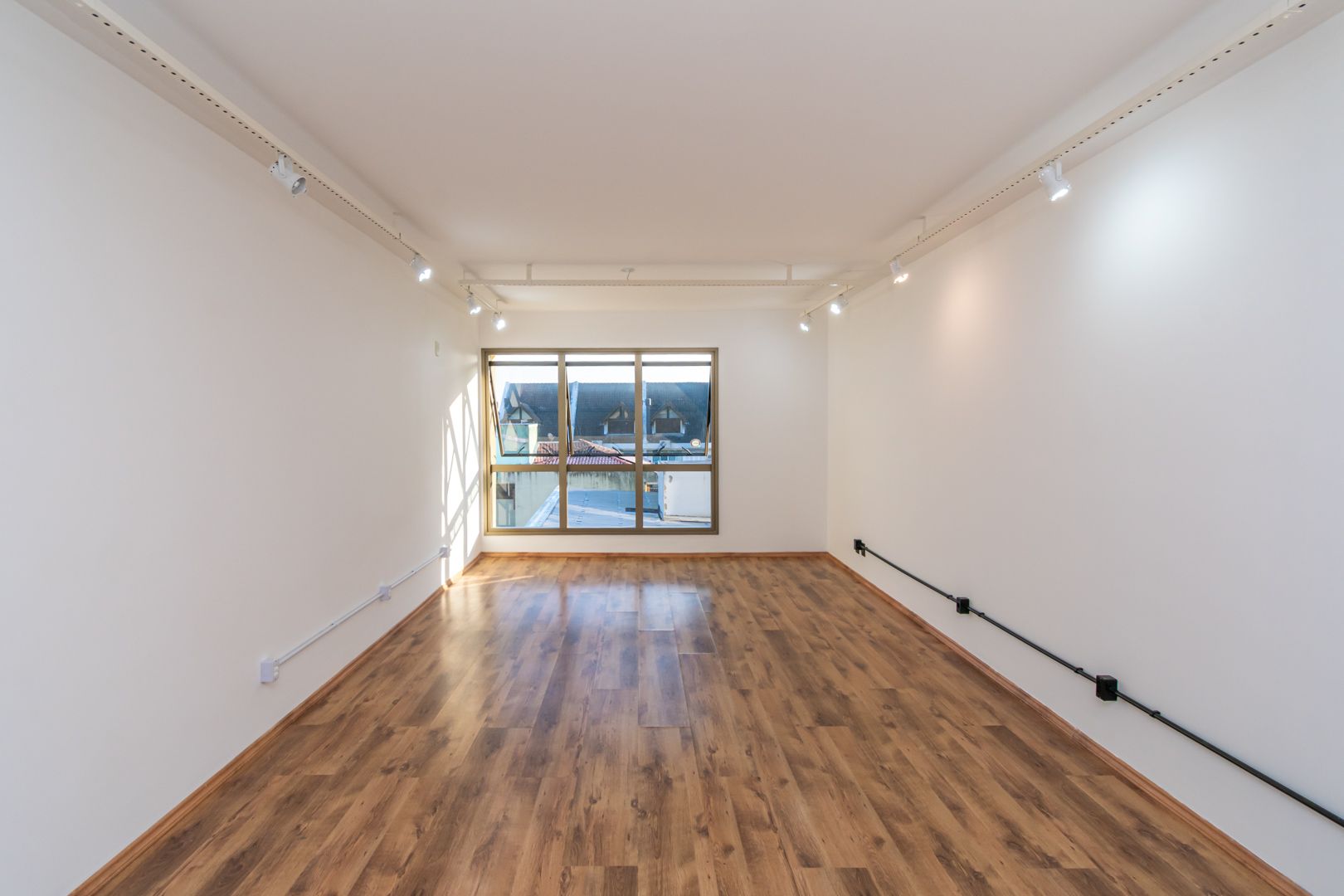 Sala/Conjunto Comercial com para aluguel, 30m² - Tristeza - Porto Alegre: 