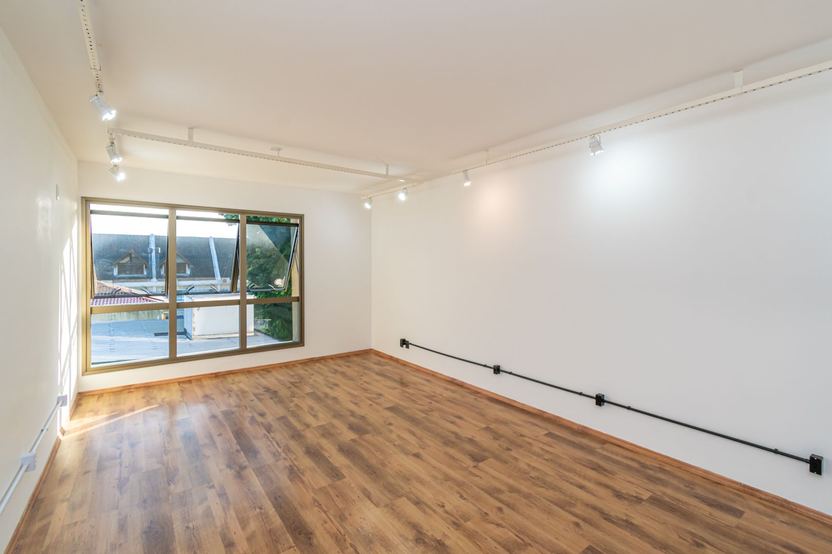 Sala/Conjunto Comercial com para aluguel, 30m² - Tristeza - Porto Alegre: 