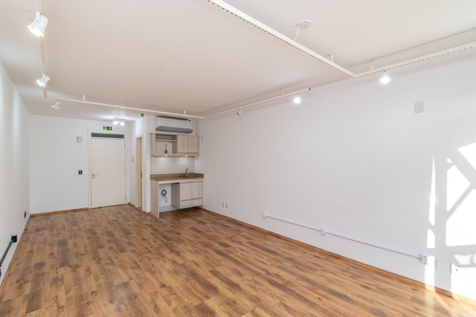 Sala/Conjunto Comercial com para aluguel, 30m² - Tristeza - Porto Alegre: 