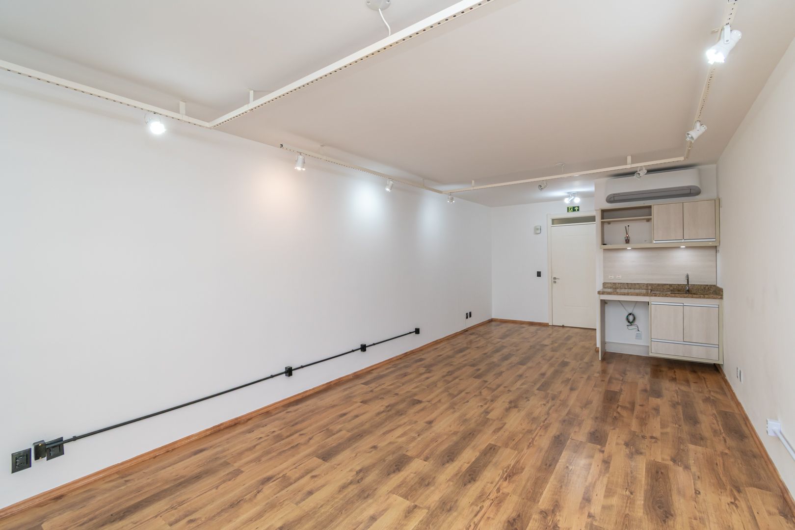 Sala/Conjunto Comercial com para aluguel, 30m² - Tristeza - Porto Alegre: 