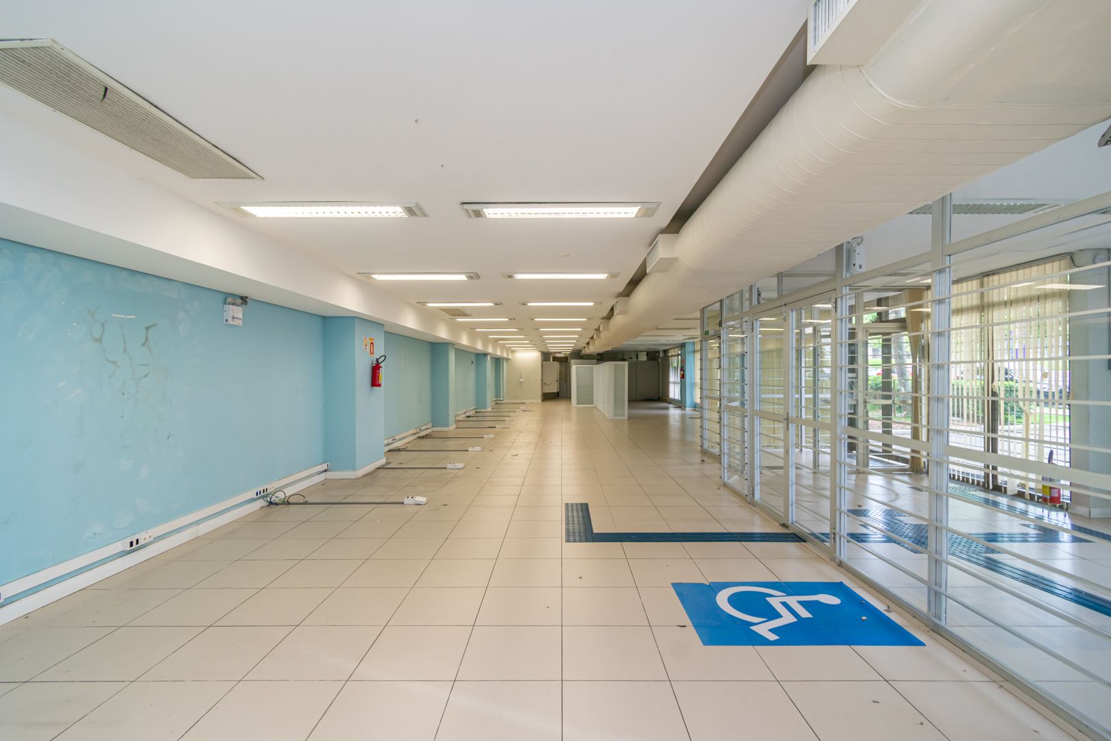 Loja com para aluguel, 353m² - Tristeza - Porto Alegre: 